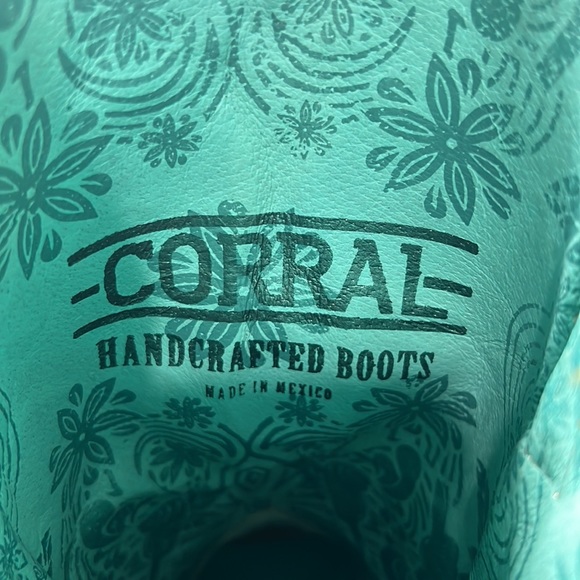 Corral Red and Cream Heeled Boots - Picture 9 of 10